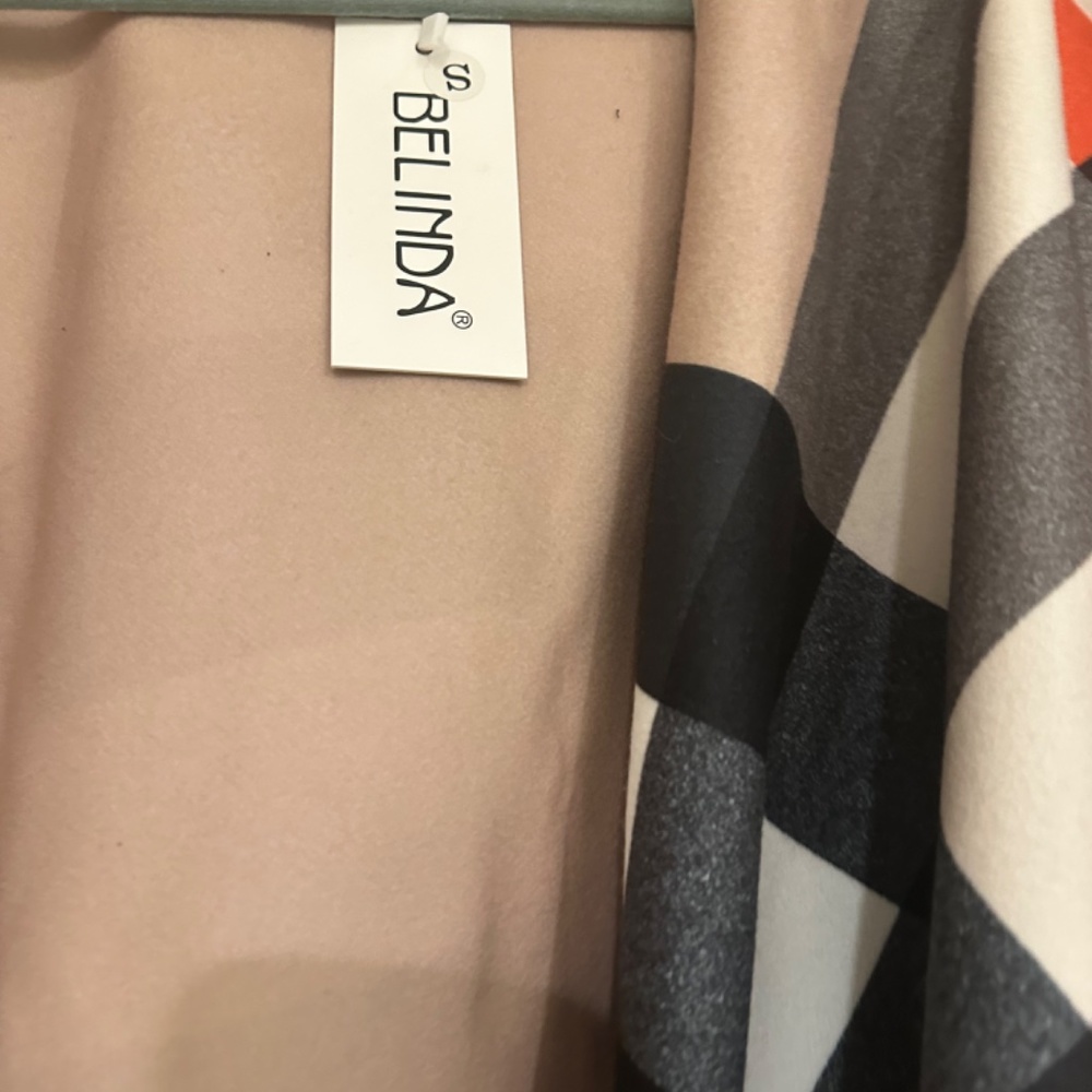 Shaw - Picture 4 of 4